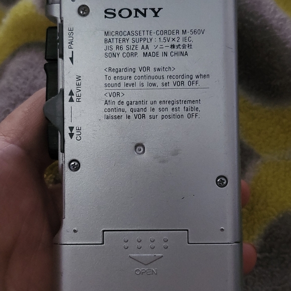 EUcSony Silver Microcassette Recorder with Clear Voice Plus Model M 560 V - Picture 6 of 9